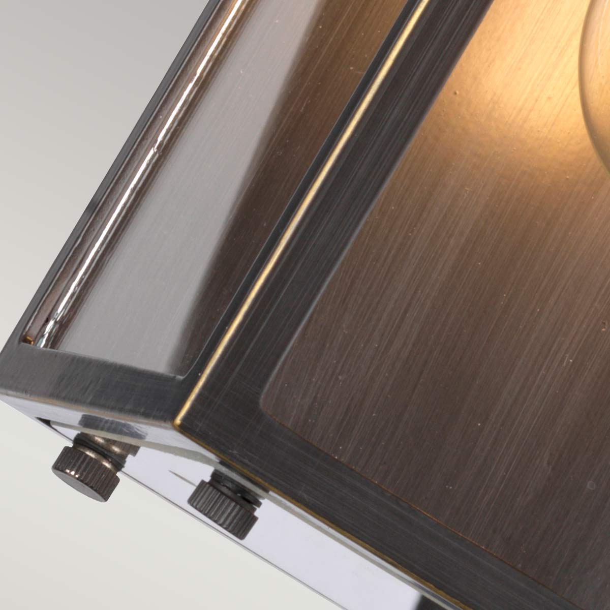 Feiss Outdoor Wall Light from the Glenview range. Glenview 1 Light Wall Lantern Product Code = FE-GLENVIEW-S