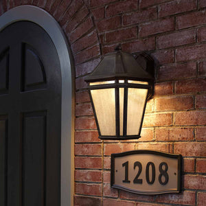 Feiss Outdoor Wall Light from the Londontowne range. Londontowne 1 Light Wall Lantern Product Code = FE-LONDONTOWNE