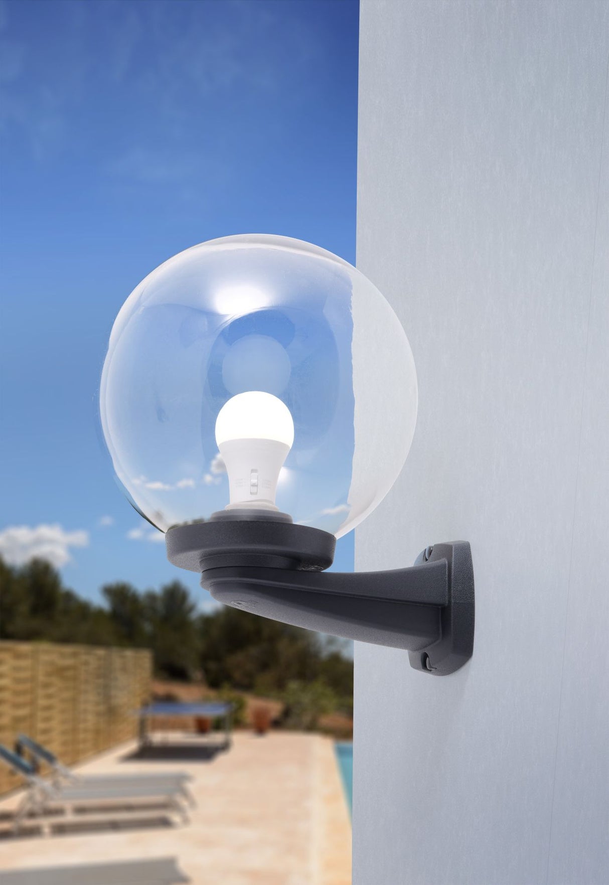 Magnalux Nardo/G250 Black Bracket Clear 250 Globe Wall Light Part Number - NADRO/G250BLCL