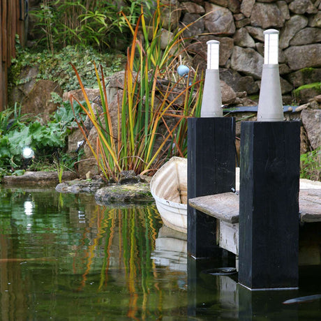 Garden Zone Bollard from the Beta range. Beta Aluminium Plain Bollard - Silver Product Code = GZ-BETA7