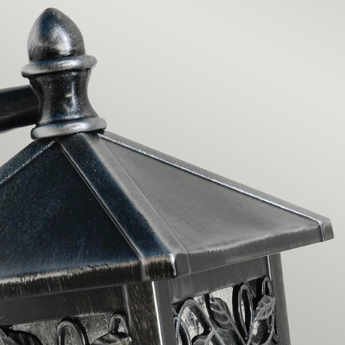 Garden Zone Outdoor Wall Light from the Winchcombe range. Winchcombe 1 Light Wall Lantern Product Code = GZH-WC2