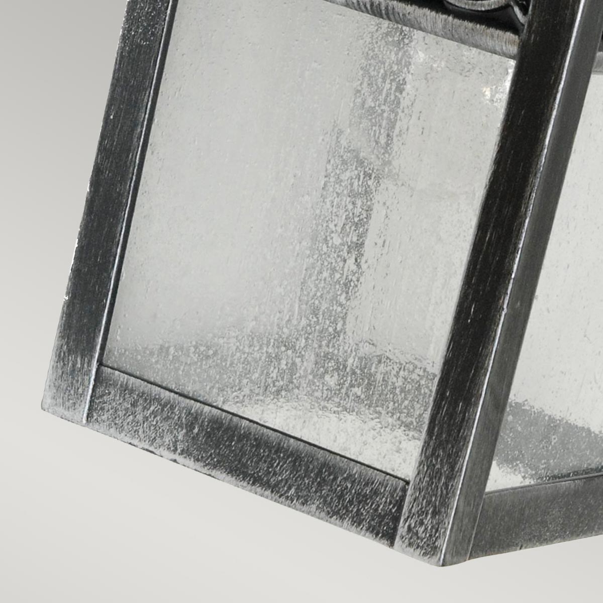 Garden Zone Outdoor Wall Light from the Winchcombe range. Winchcombe 1 Light Wall Lantern Product Code = GZH-WC2