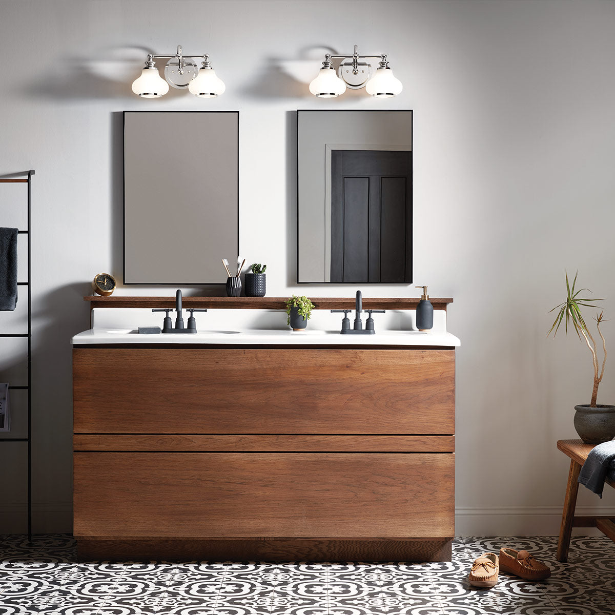 Hinkley Wall Light from the Ainsley range. Ainsley 2 Light Wall Light Product Code = HK-AINSLEY2-BATH