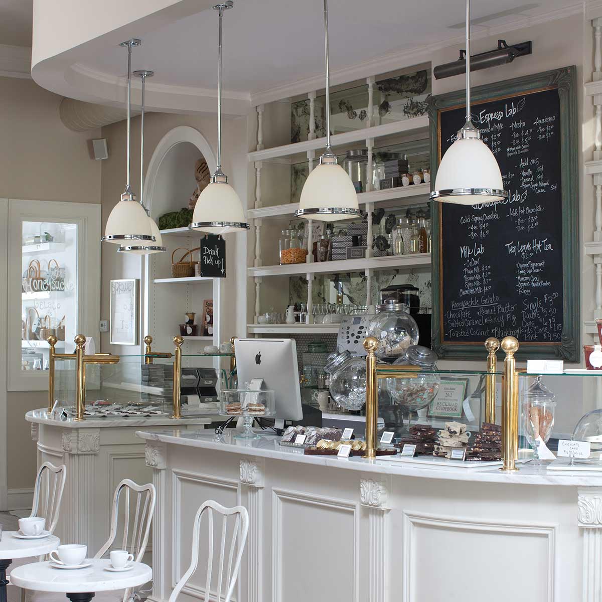 Hinkley Pendant from the Amelia range. Amelia 1 Light Medium Pendant Product Code = HK-AMELIA-P-M-CM