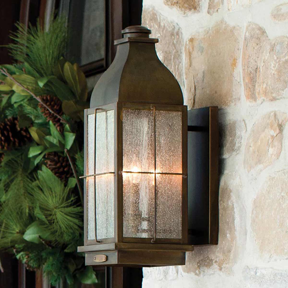 Hinkley Outdoor Wall Light from the Bingham range. Bingham 3 Light Medium Wall Lantern  Product Code = HK-BINGHAM-M
