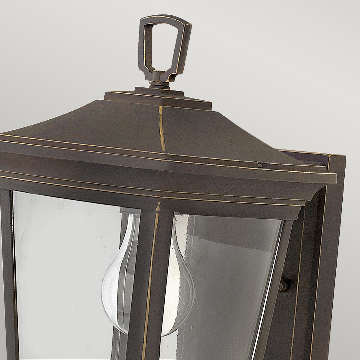 Hinkley Outdoor Wall Light from the Bromley range. Bromley 1 Light Small Wall Lantern Product Code = HK-BROMLEY2-S