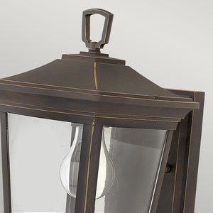 Hinkley Outdoor Wall Light from the Bromley range. Bromley 1 Light Small Wall Lantern Product Code = HK-BROMLEY2-S