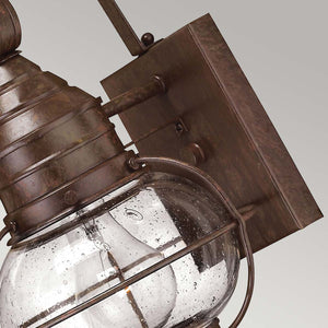 Hinkley Outdoor Wall Light from the Cape Cod range. Cape Cod 1 Light Small Wall Lantern Product Code = HK-CAPECOD2-S