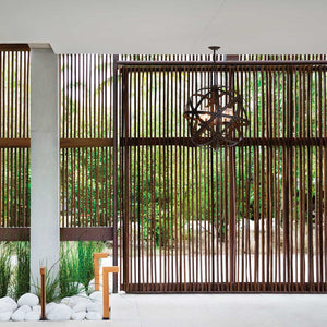 Hinkley Chandelier from the Carson range. Carson 5 Light Outdoor Chandelier Product Code = HK-CARSON-5P