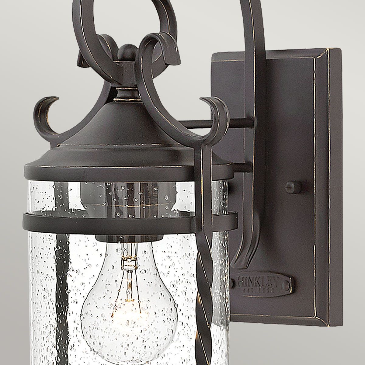 Hinkley Outdoor Wall Light from the Casa range. Casa 1 Light Wall Lantern – SKU HK-CASA-S