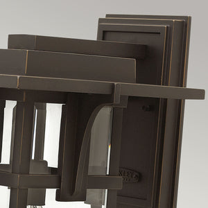 Hinkley Outdoor Wall Light from the Manhattan range. Manhattan 1 Light Large Wall Lantern Product Code = HK-MANHATTAN2-L