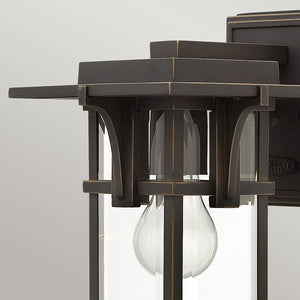 Hinkley Outdoor Wall Light from the Manhattan range. Manhattan 1 Light Small Wall Lantern Product Code = HK-MANHATTAN2-S