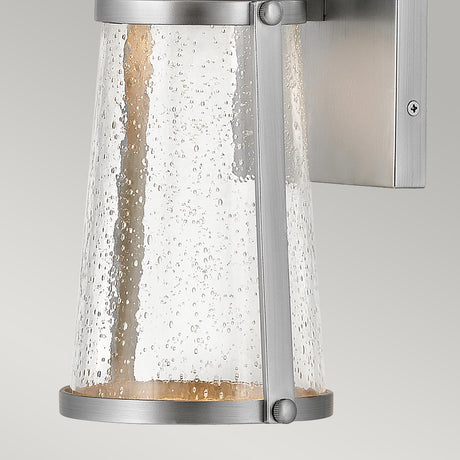 Hinkley Outdoor Wall Light from the Miles range. Miles 1 Light Wall Lantern Product Code = HK-MILES-SI