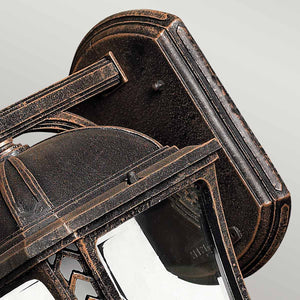 Hinkley Outdoor Wall Light from the Wabash range. Wabash 2 Light Medium Wall Lantern Product Code = HK-WABASH2-M