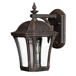 Hinkley Outdoor Wall Light from the Wabash range. Wabash 1 Light Small Wall Lantern Product Code = HK-WABASH2-S