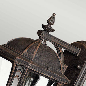 Hinkley Outdoor Wall Light from the Wabash range. Wabash 1 Light Small Wall Lantern Product Code = HK-WABASH2-S