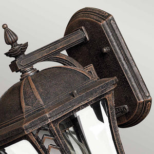 Hinkley Outdoor Wall Light from the Wabash range. Wabash 1 Light Small Wall Lantern Product Code = HK-WABASH2-S