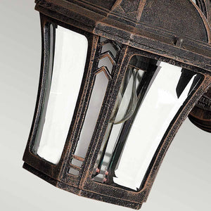 Hinkley Outdoor Wall Light from the Wabash range. Wabash 1 Light Small Wall Lantern Product Code = HK-WABASH2-S
