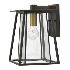 Hinkley Outdoor Wall Light from the Walker range. Walker 1 Light Medium Wall Lantern Product Code = HK-WALKER2-M