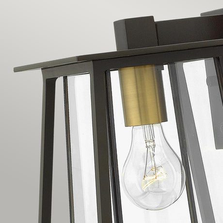 Hinkley Outdoor Wall Light from the Walker range. Walker 1 Light Small Wall Lantern Product Code = HK-WALKER2-S