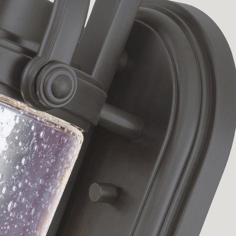 Hinkley Outdoor Wall Light from the Willoughby range. Willoughby 2 Light Wall Lantern Product Code = HK-WILLOUGHBY-M-OZ