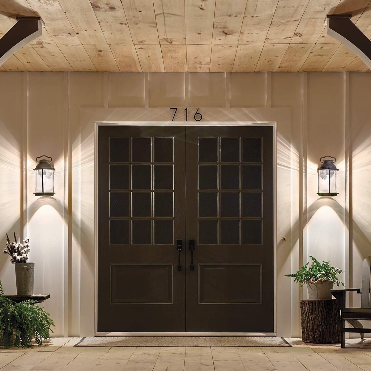 Kichler Outdoor Wall Light from the Ashland Bay range. Ashland Bay 1 Light Large Wall Lantern – SKU KL-ASHLANDBAY2-L