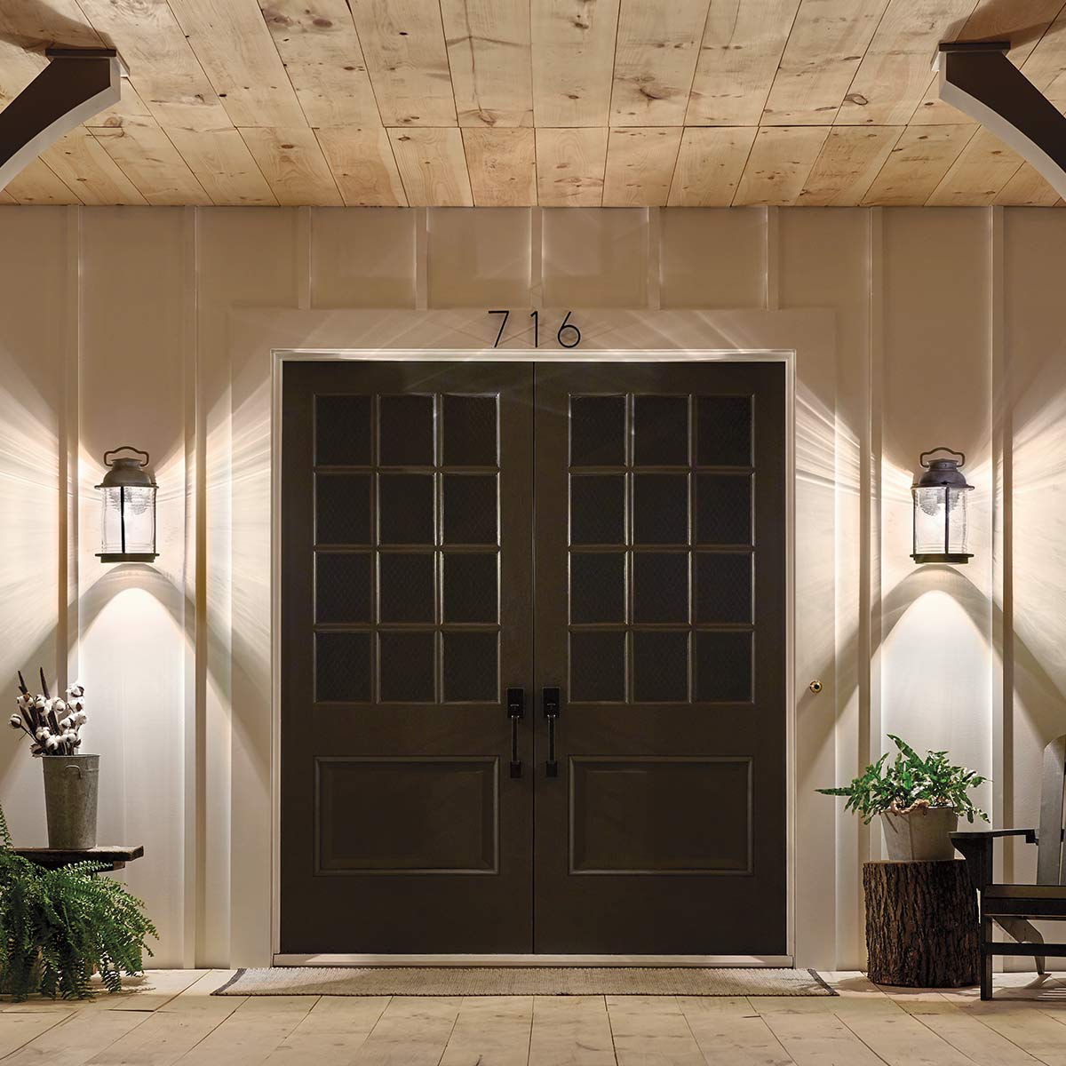 Kichler Outdoor Wall Light from the Ashland Bay range. Ashland Bay 1 Light Large Wall Lantern Product Code = KL-ASHLANDBAY2-L