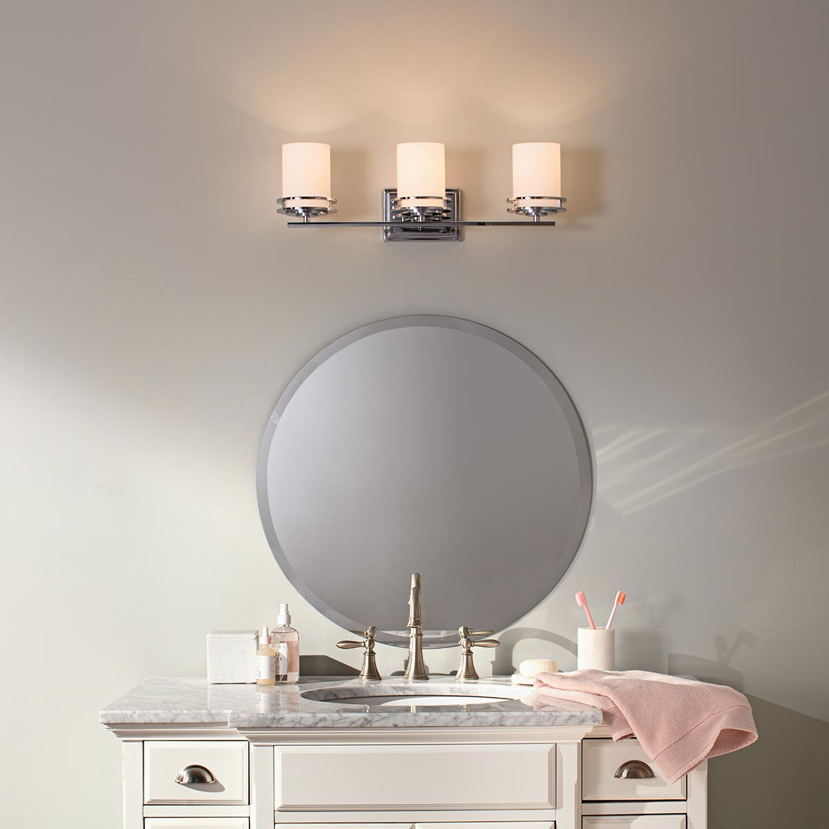 Kichler Wall Light from the Hendrik range. Hendrik 3 Light Wall Light  Product Code = KL-HENDRIK3-BATH