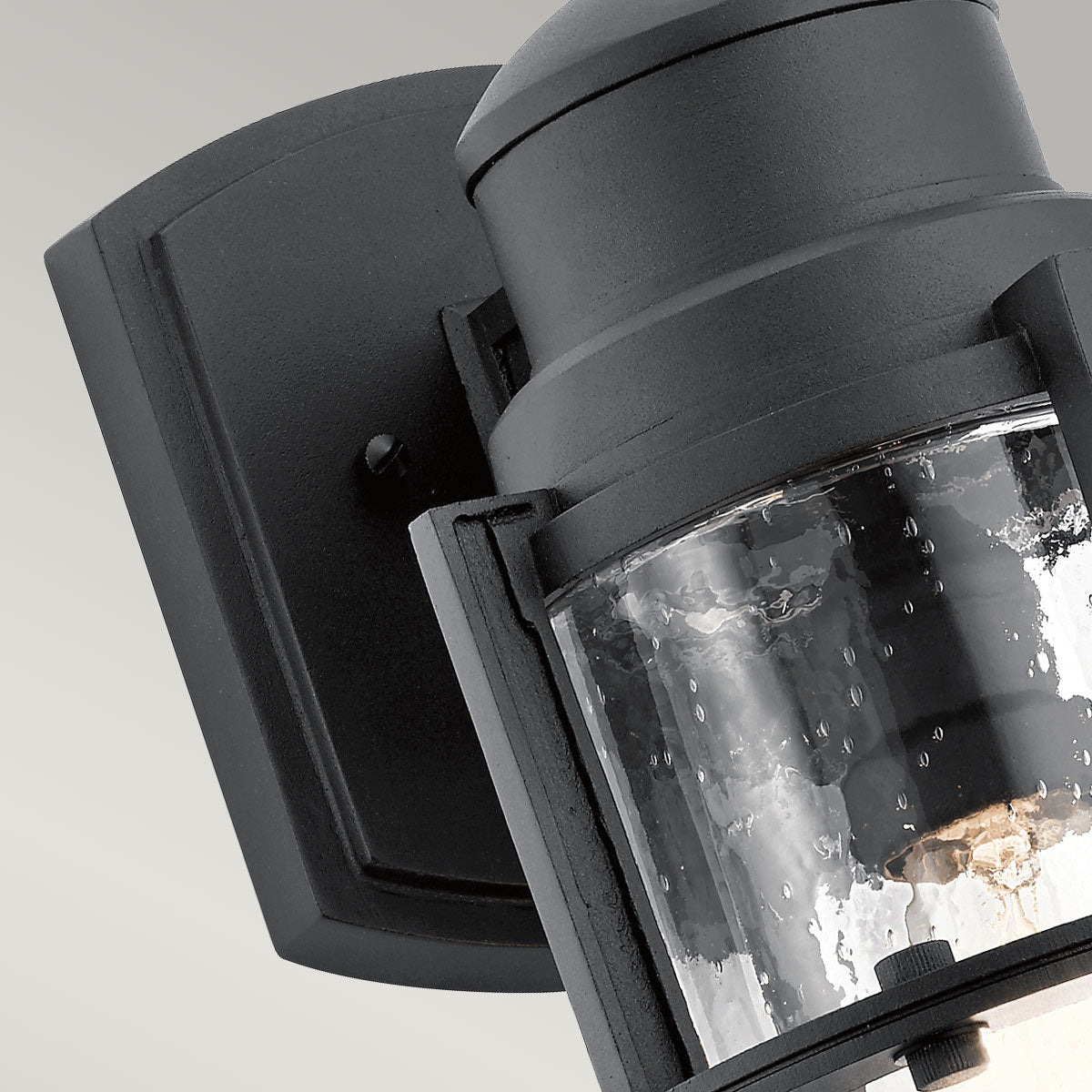 Kichler Outdoor Wall Light from the Suri range. Suri 1 Light Wall Lantern Product Code = KL-SURI-M