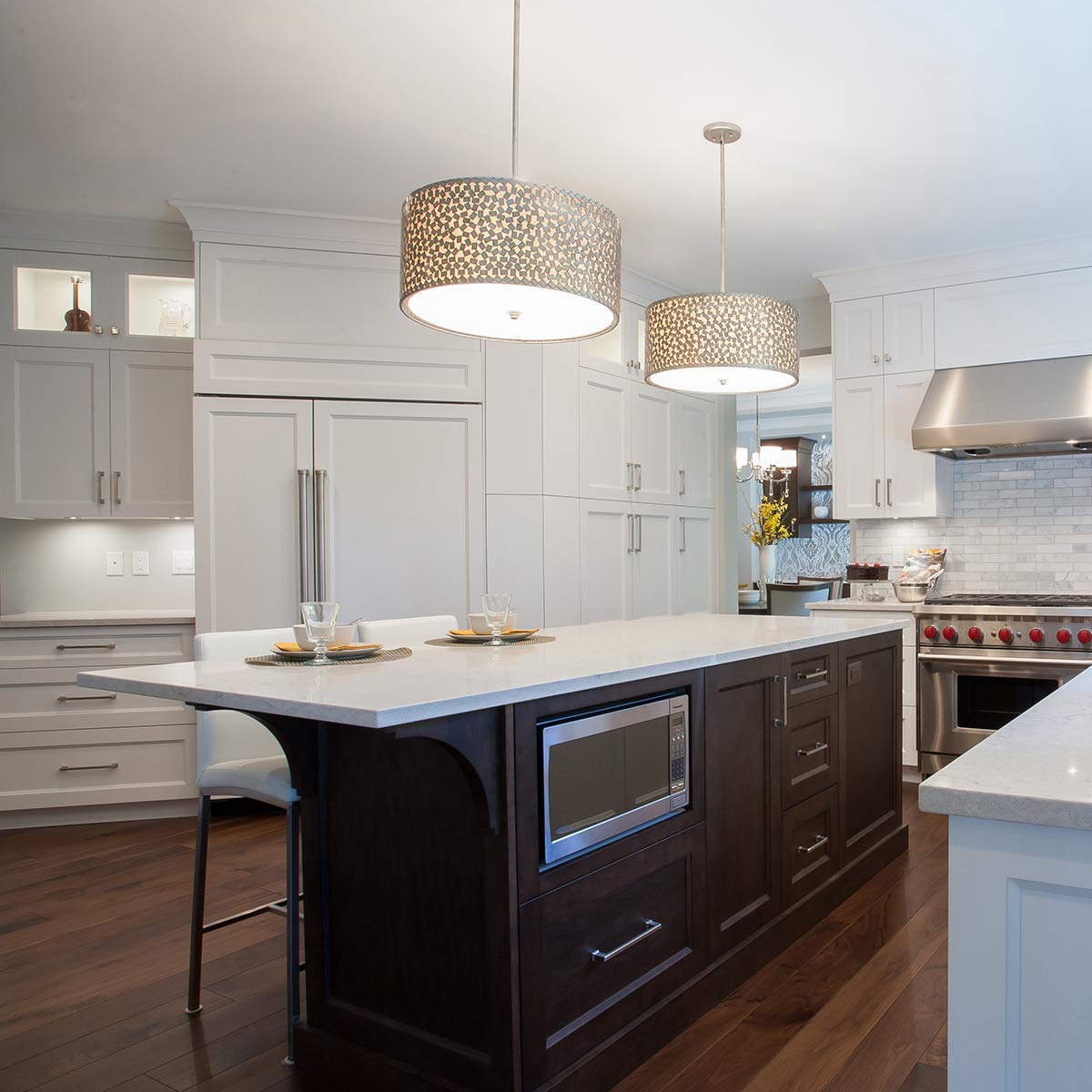 Quoizel Pendant from the Confetti range. Confetti 3 Light Medium Pendant Product Code = QZ-CONFETTI-P-M