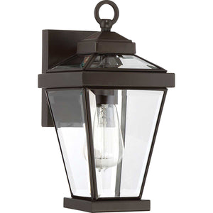 Quoizel Outdoor Wall Light from the Ravine range. Ravine Small Wall Lantern Product Code = QZ-RAVINE2-S