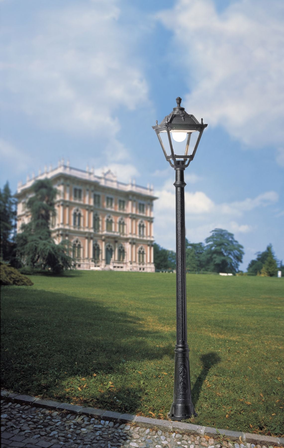 Magnalux Ricu/Simon Black E27 High Power 30W Post Light Part Number - RICU/SIMON